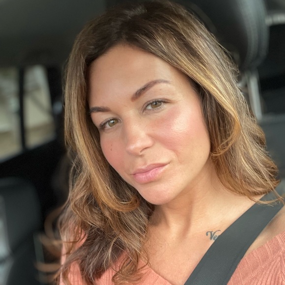 Meet your Posher, Julia - Picture 1 of 8